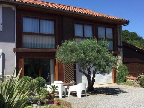 Loft Atypique Bed & Breakfast Villeneuve-de-Riviere Exterior photo