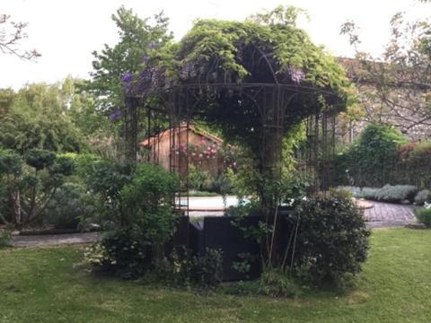 Loft Atypique Bed & Breakfast Villeneuve-de-Riviere Exterior photo